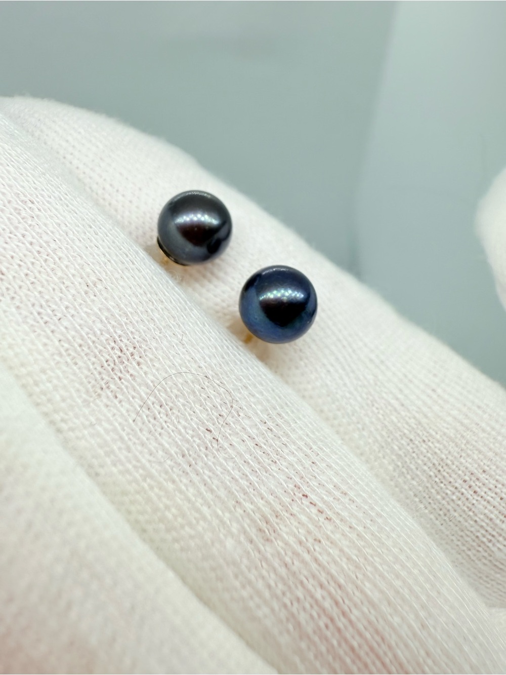 14k Solid Gold Black/Peacock Pearl Stud Earrings - Women Jewelry - Picture 3 of 13